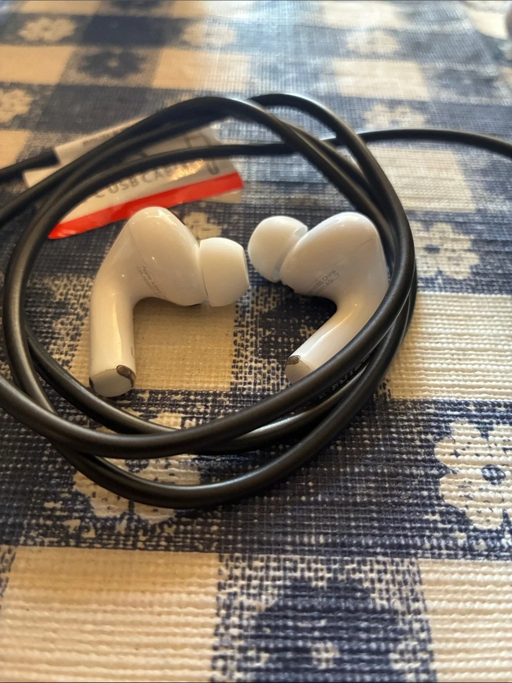 Apple White Wireless Earbuds with Charging Case, Cable & Wall Adapter